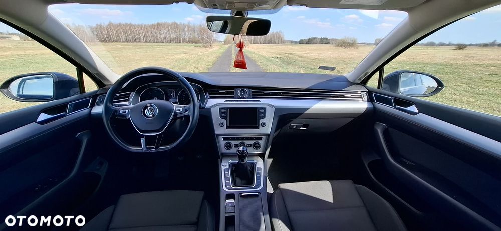 Volkswagen Passat 2.0 TDI (BlueMotion Technology) Comfortline - 17