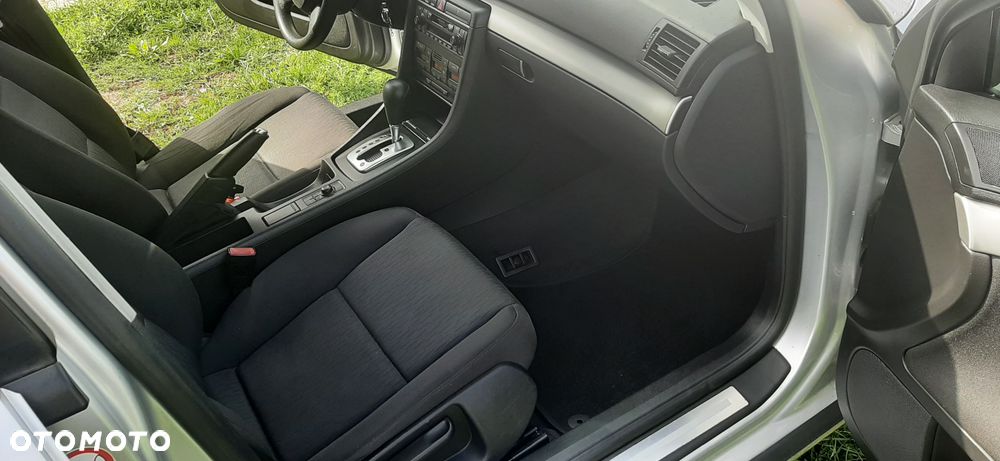 Audi A4 Limousine - 12