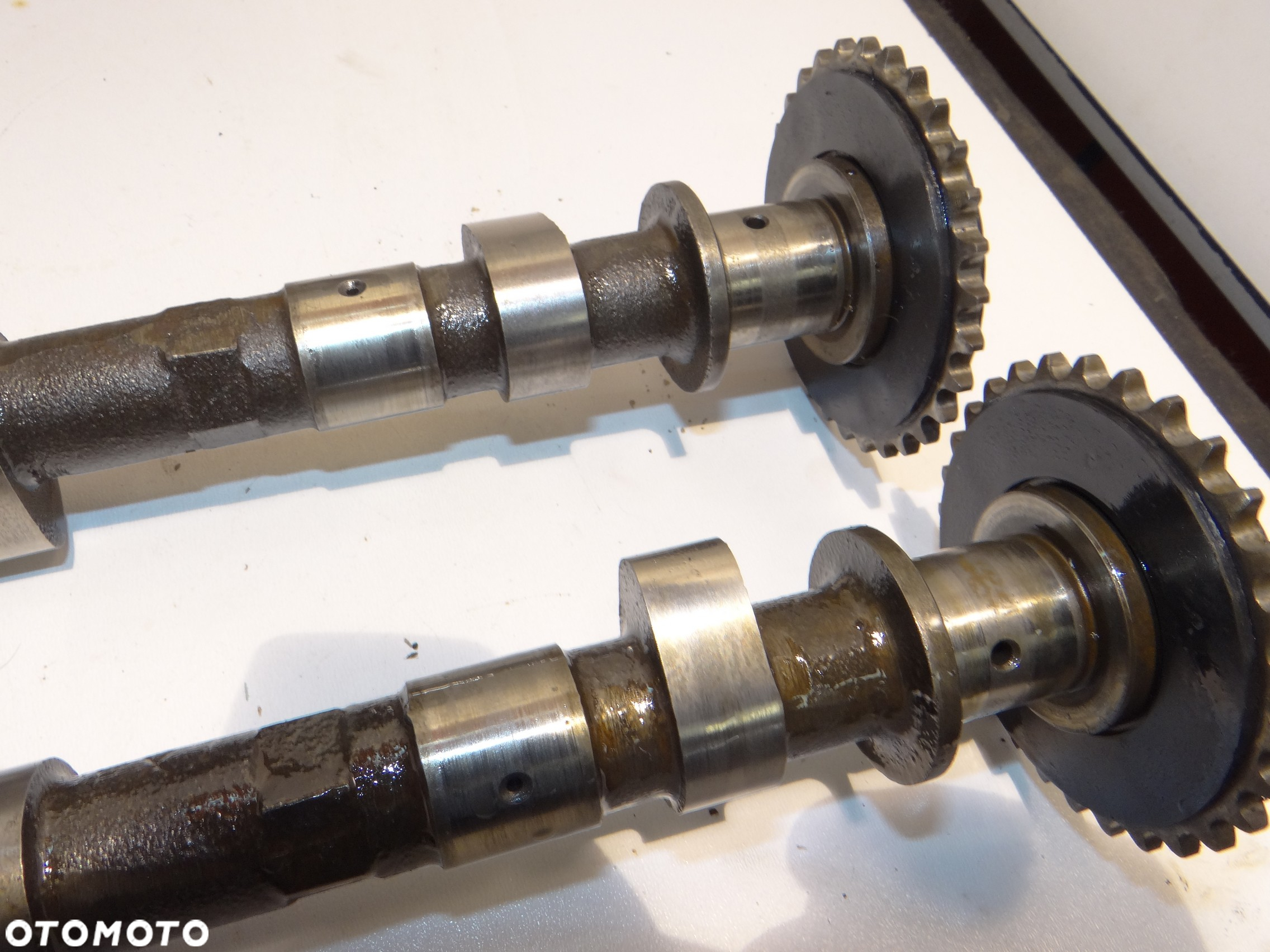 Yamaha XS 750 głowica cylinder tłoki szklanki płytki zaworowe wałek rozrządu pokrywa głowicy Y1238 - 32