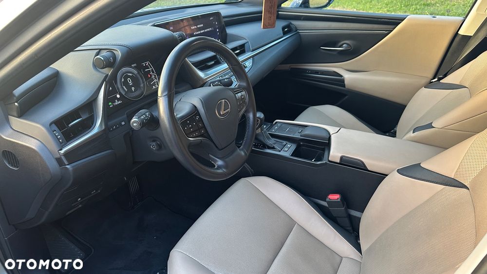 Lexus ES 300h Business Edition + - 5
