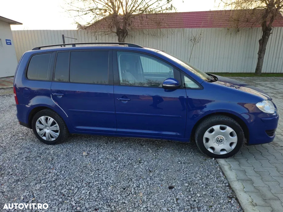 Volkswagen Touran 1.9 TDI DPF Trendline DSG - 2