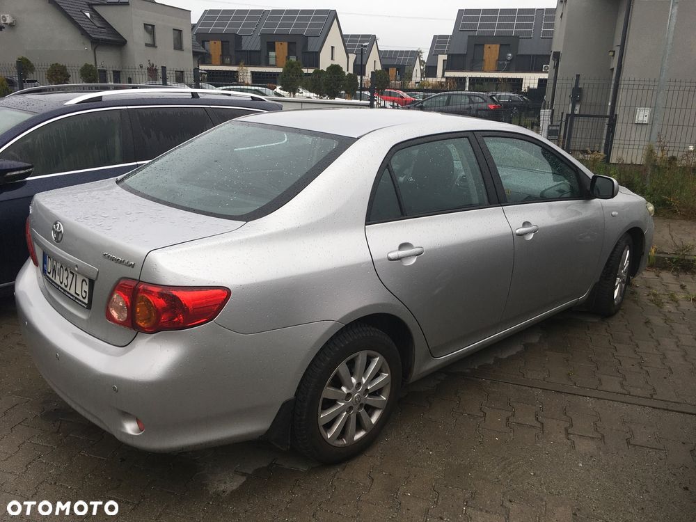 Toyota Corolla - 4