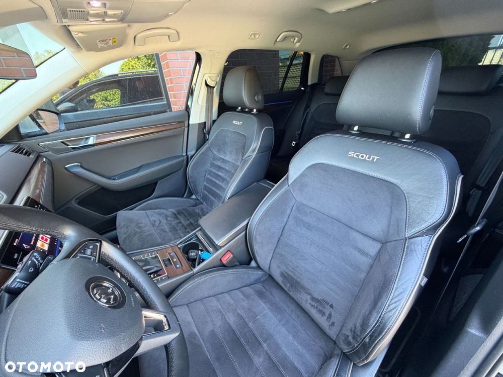 Skoda Superb 2.0 TDI SCR 4x4 Scout DSG - 26