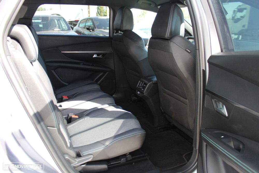 Peugeot 5008 1.2 PureTech Allure Pack EAT8 - 19