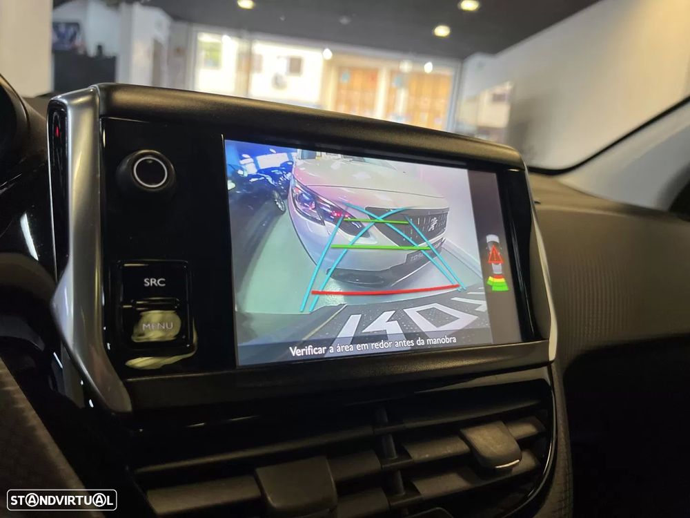 Peugeot 2008 1.2 PureTech GT - 26