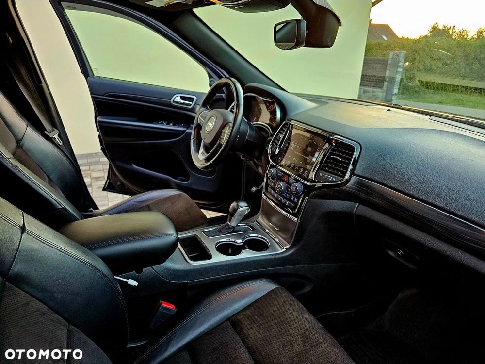 Jeep Grand Cherokee - 18