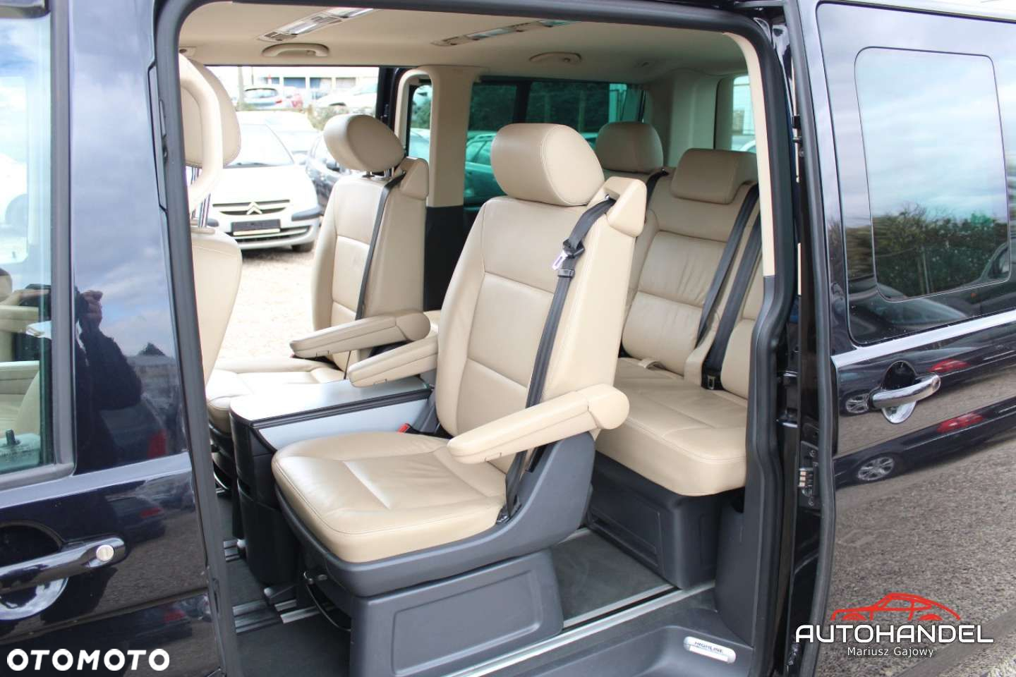 Volkswagen Multivan - 28