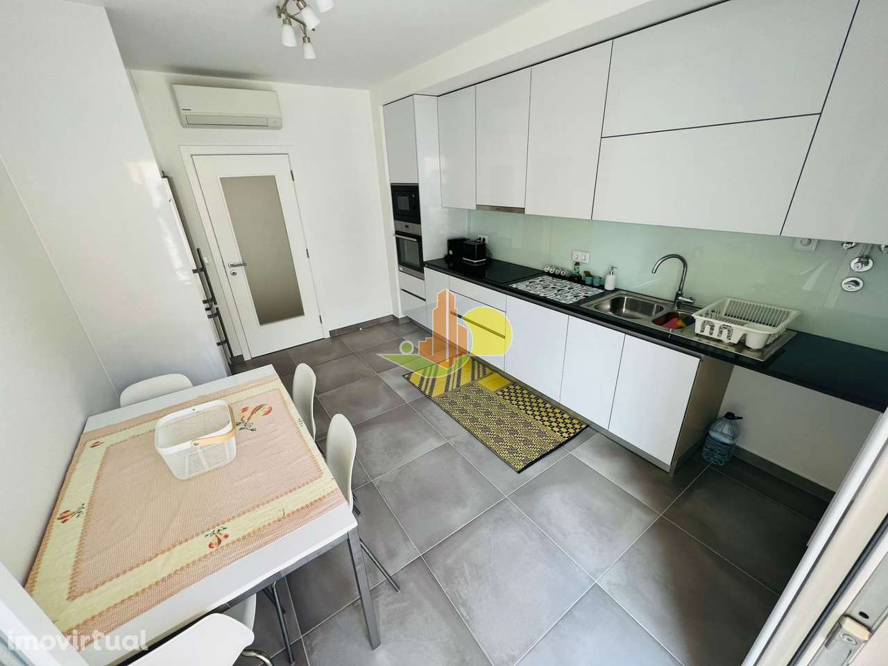 T2 c/ Garagem - Condomínio c/ Piscina - Grande imagem: 5/30