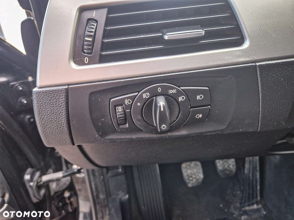 BMW Seria 3 320i - 25