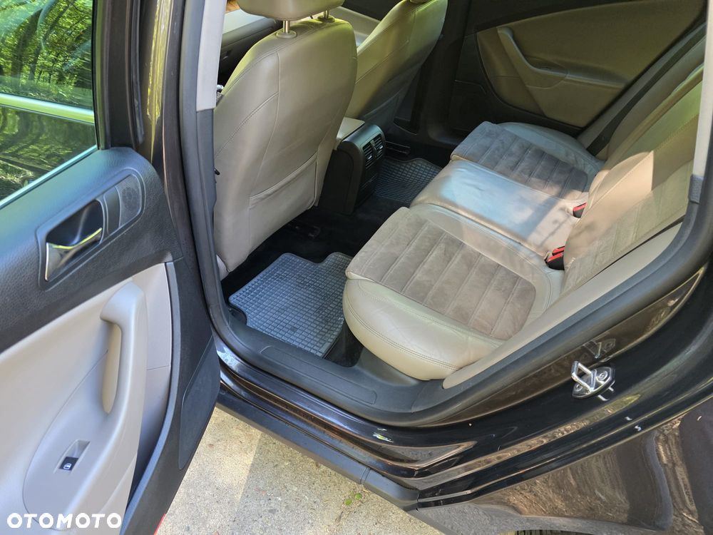 Volkswagen Passat 2.0 TDI 4Mot Highline - 14