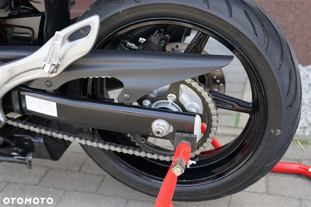 Suzuki Gladius - 25