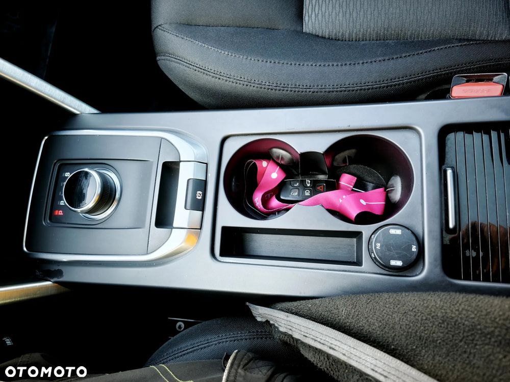 Land Rover Discovery Sport - 16