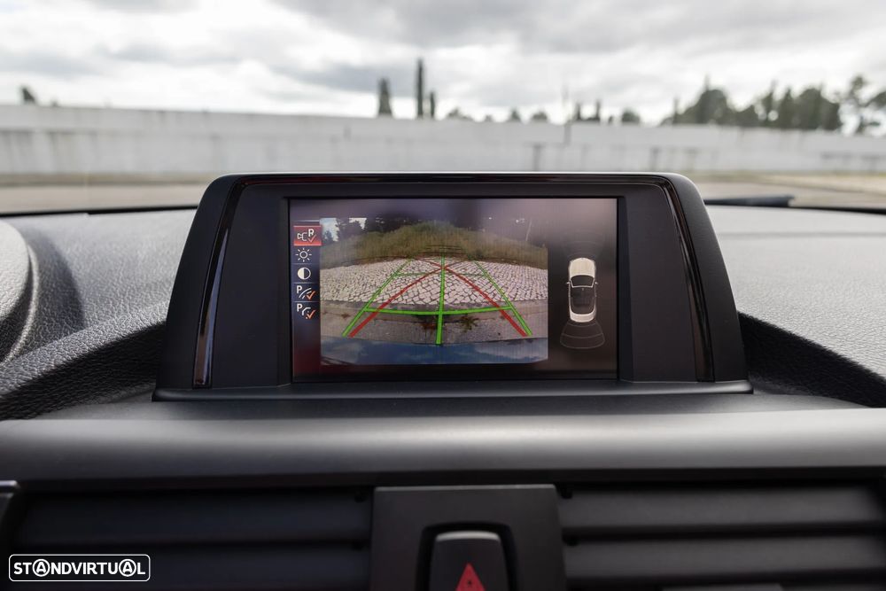 BMW 218 d Cabrio Pack M Auto - 44