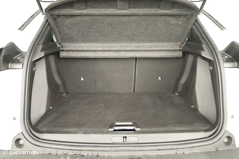 Peugeot 2008 1.2 PureTech Allure - 23