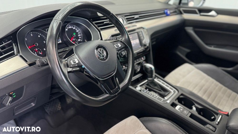 Volkswagen Passat 2.0 TDI DSG Highline - 10