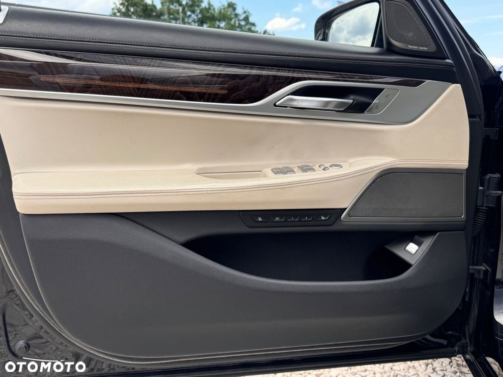 BMW Seria 7 - 18