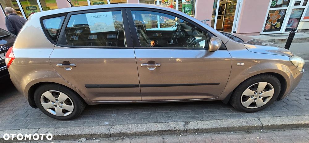Kia Ceed 1.6 Crdi S Euro2012 - 8