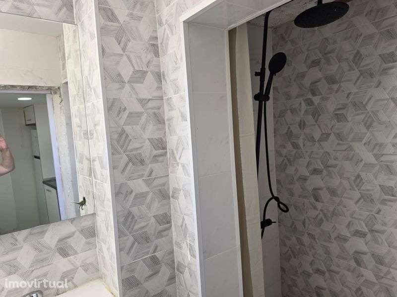 T0 arrenda-se ,800€ - Grande imagem: 4/7