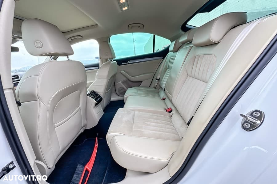Skoda Superb 2.0 TDI DSG Style - 8