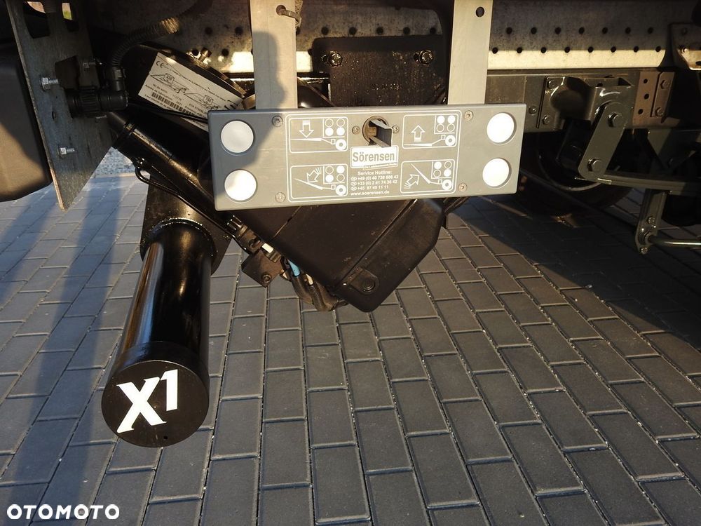 Iveco DAILY 35S16 KONTENER WINDA 8 PALET TEMPOMAT KLIMATYZACJA BLIŹNIACZE KOŁA  160KM - 20