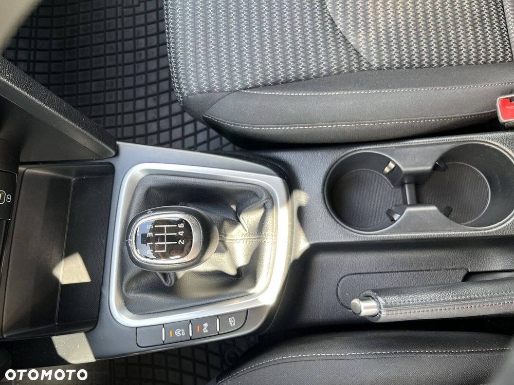 Kia Ceed - 27