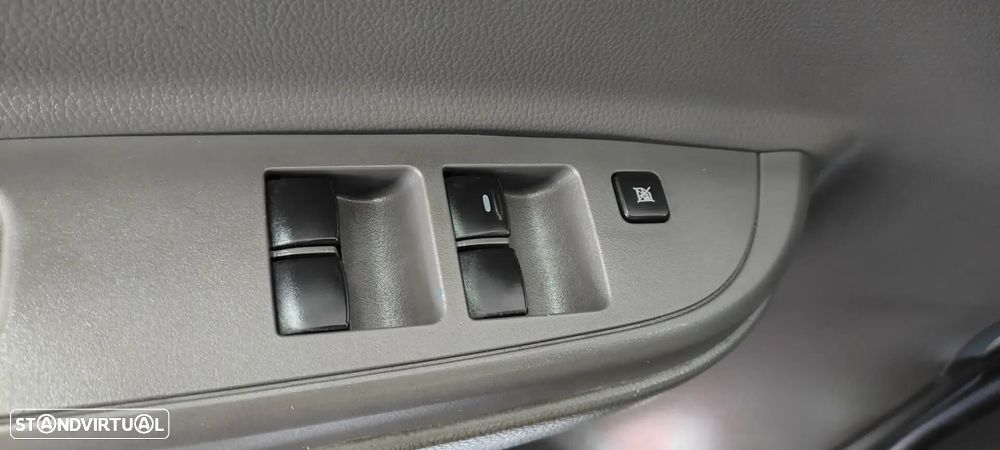 Mitsubishi L200 2.4 DI-D CD Invite 2WD - 41