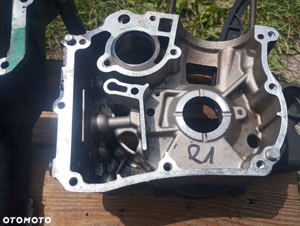 Kartery Leonardo Aprilia 125 150 pół karter przekładnia 200 napęd L5 - 2