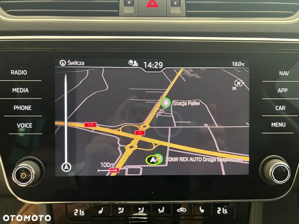 Skoda Superb 2.0 TDI SCR Style DSG - 28