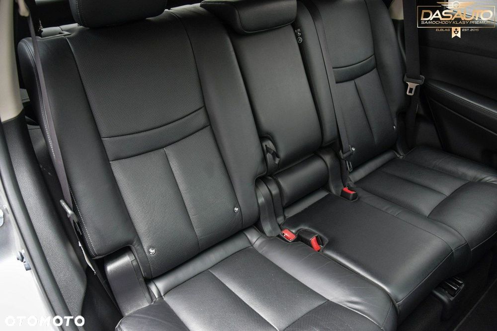 Nissan X-Trail 2.0 dCi Tekna 4WD Xtronic 7os - 32