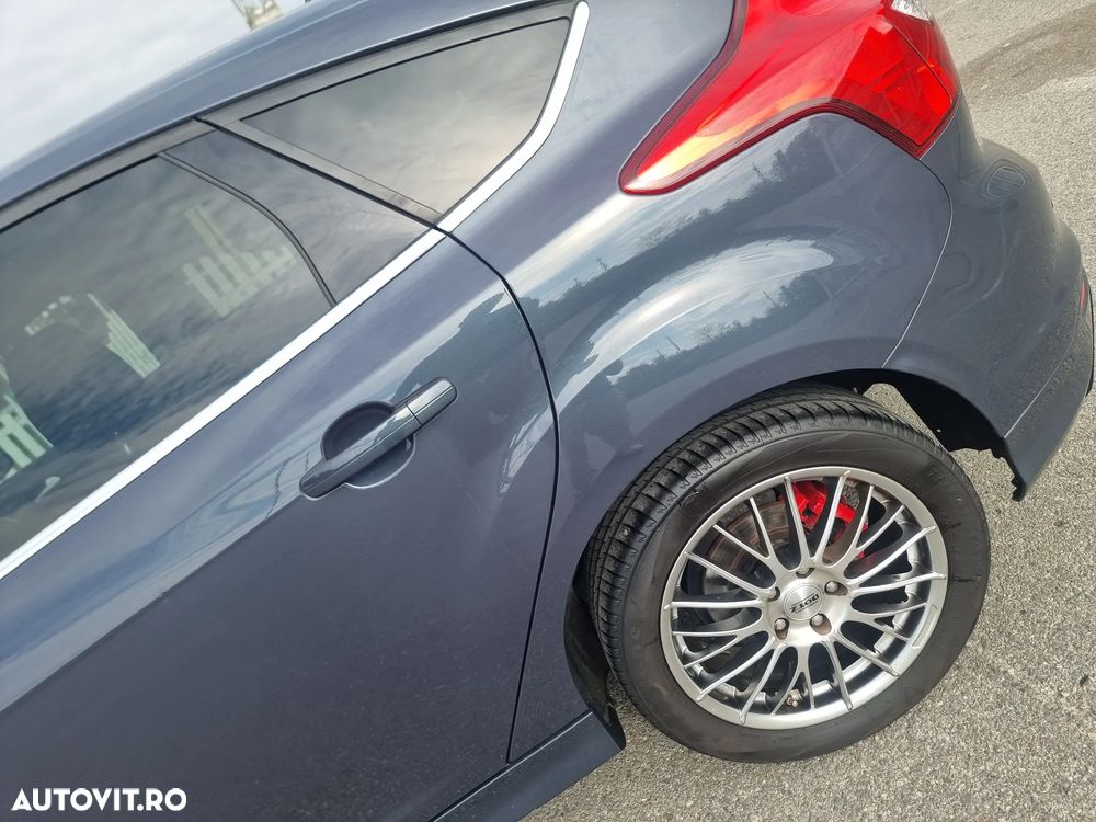 Ford Focus 2.0 TDCI DPF Titanium - 5