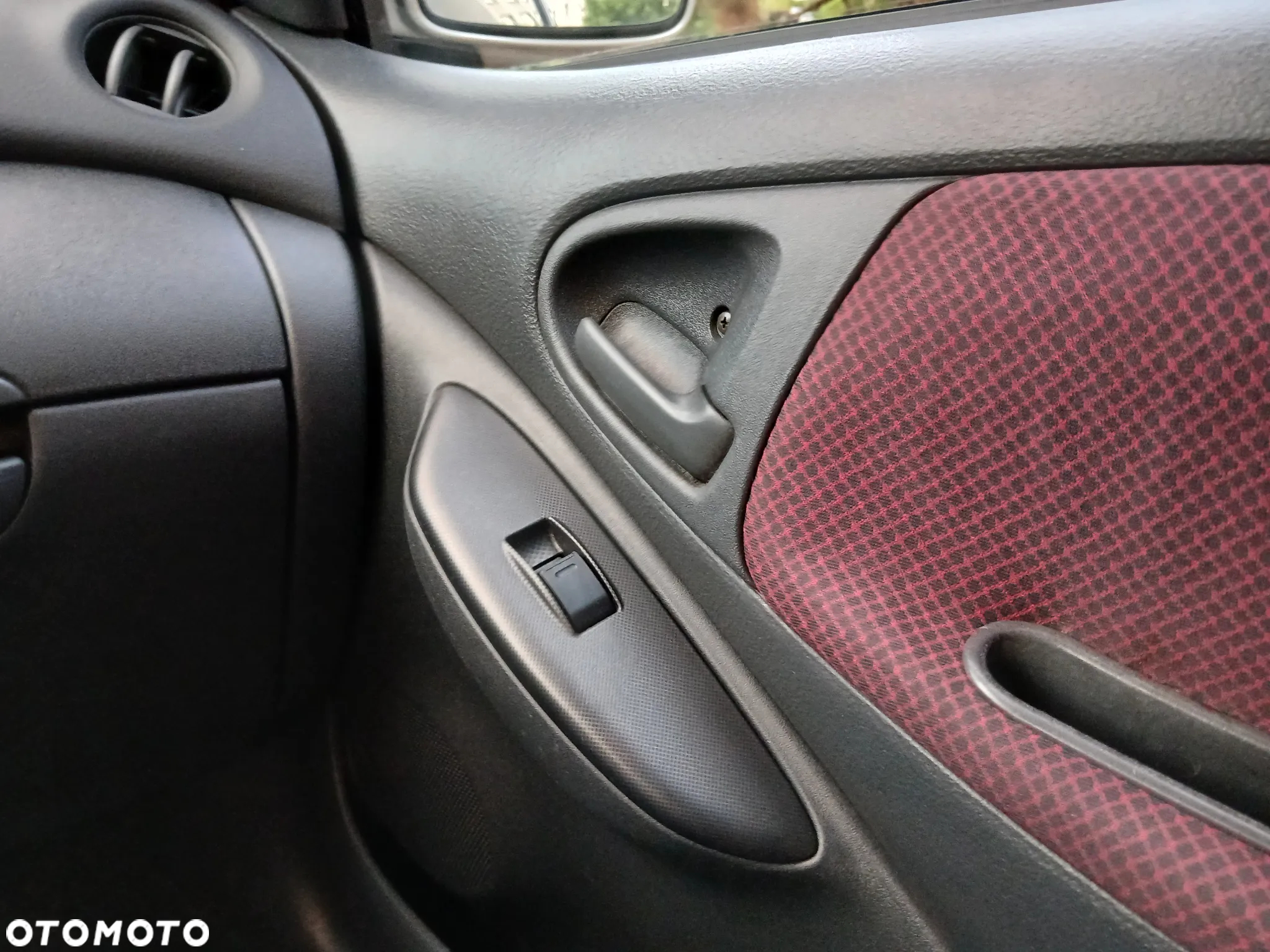 Toyota Yaris 1.0 Unlimited - 9