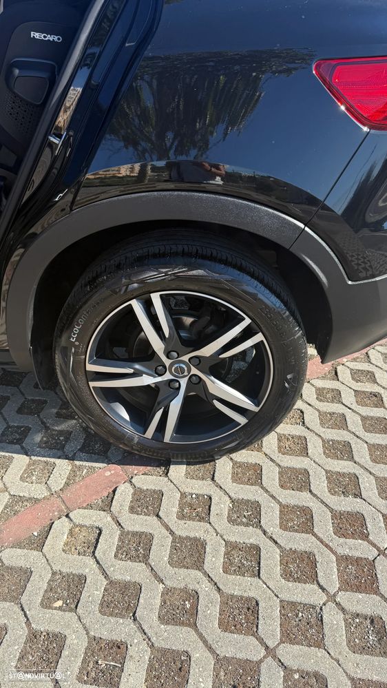 Volvo XC 40 1.5 T3 R-Design Geartronic - 23