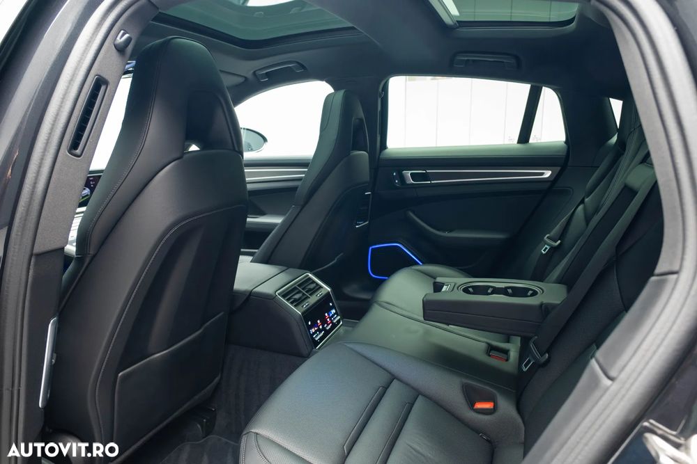 Porsche Panamera - 18