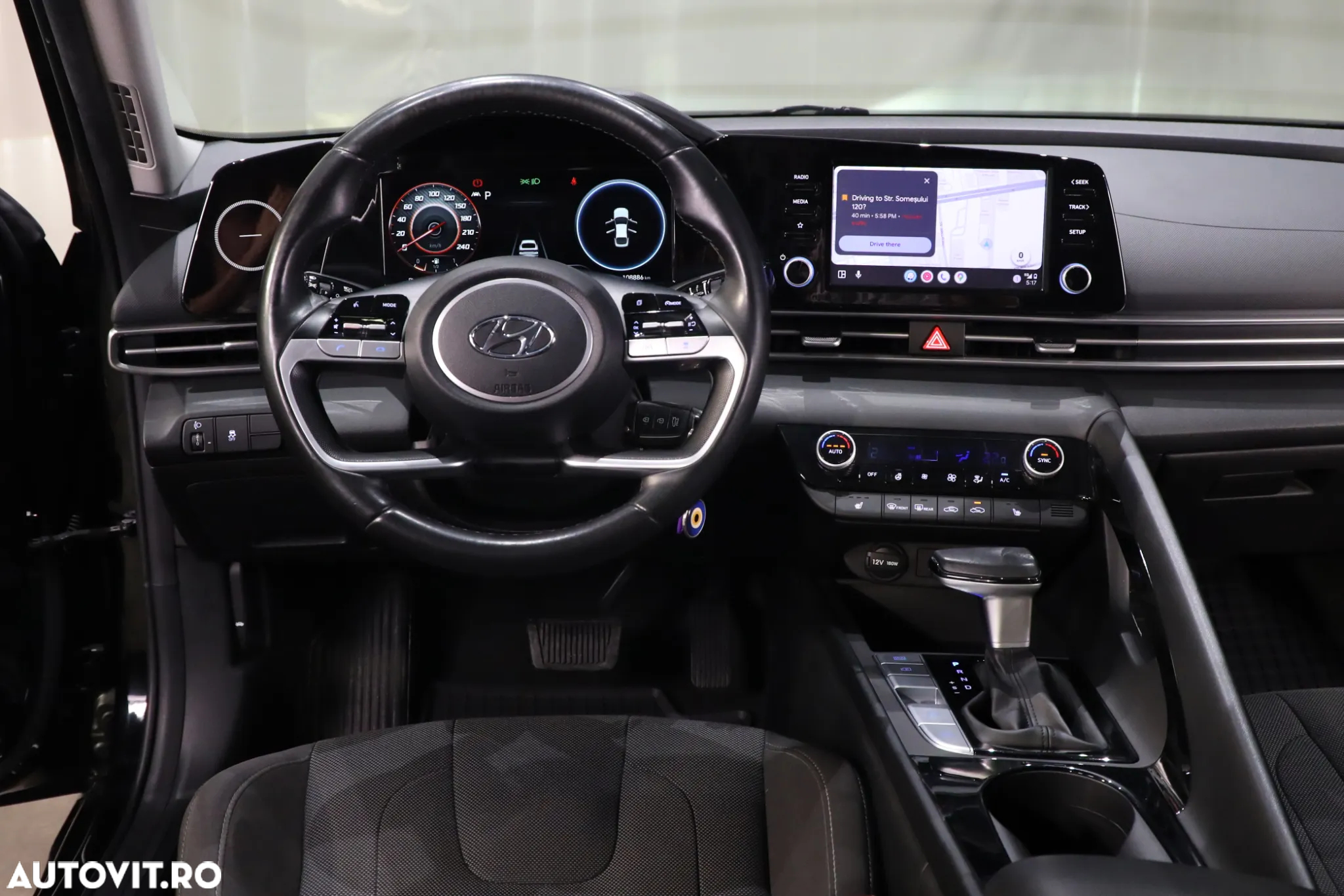 Hyundai Elantra - 16