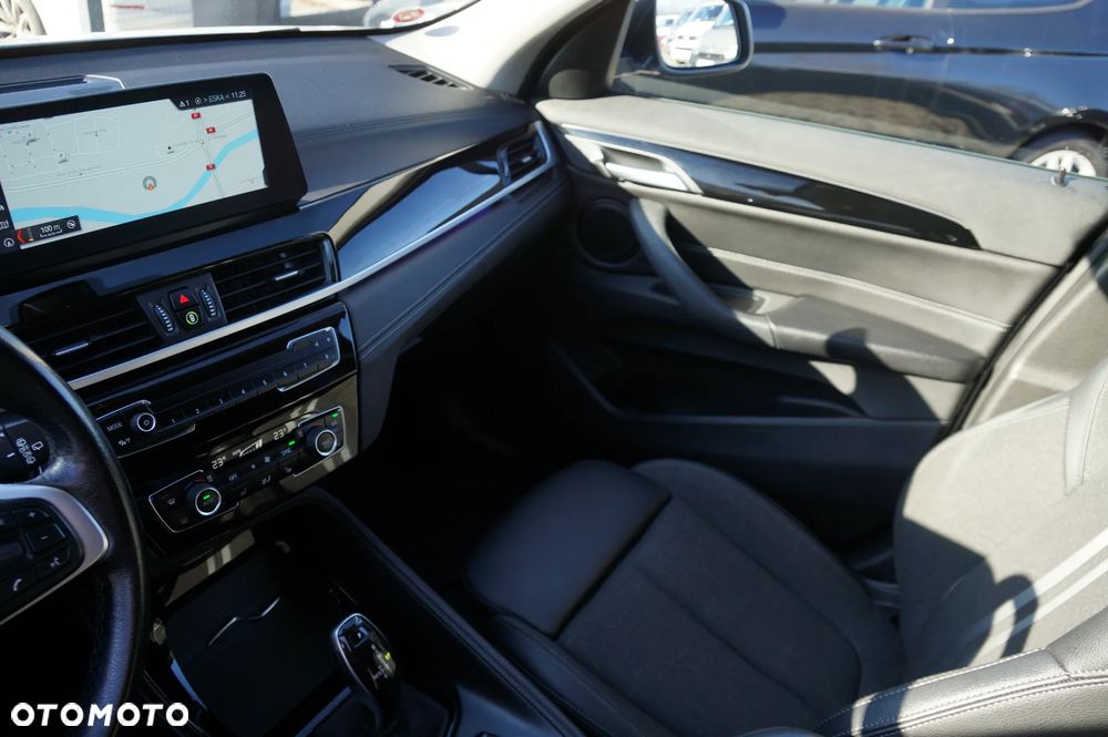 BMW X1 xDrive20d Sport Line - 23