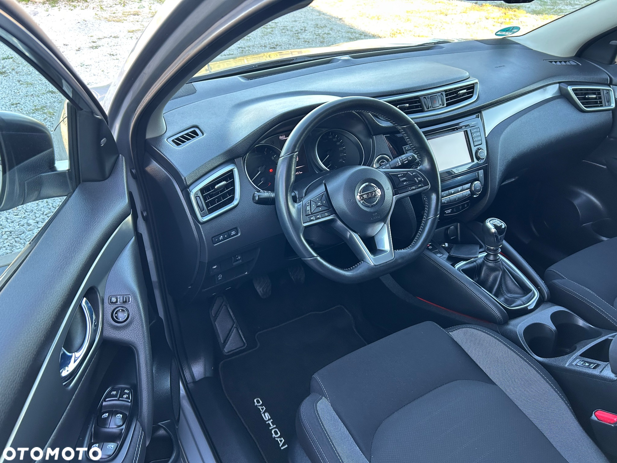 Nissan Qashqai 1.6 DIG-T N-Connecta - 8