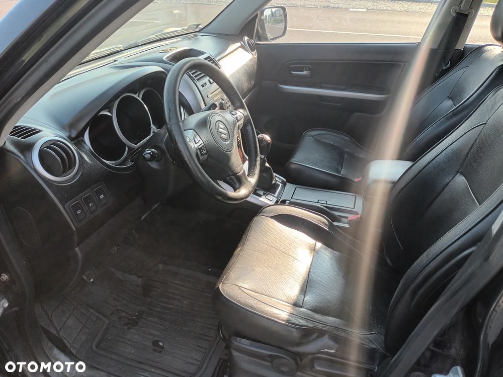 Suzuki Grand Vitara 2.0 - 13