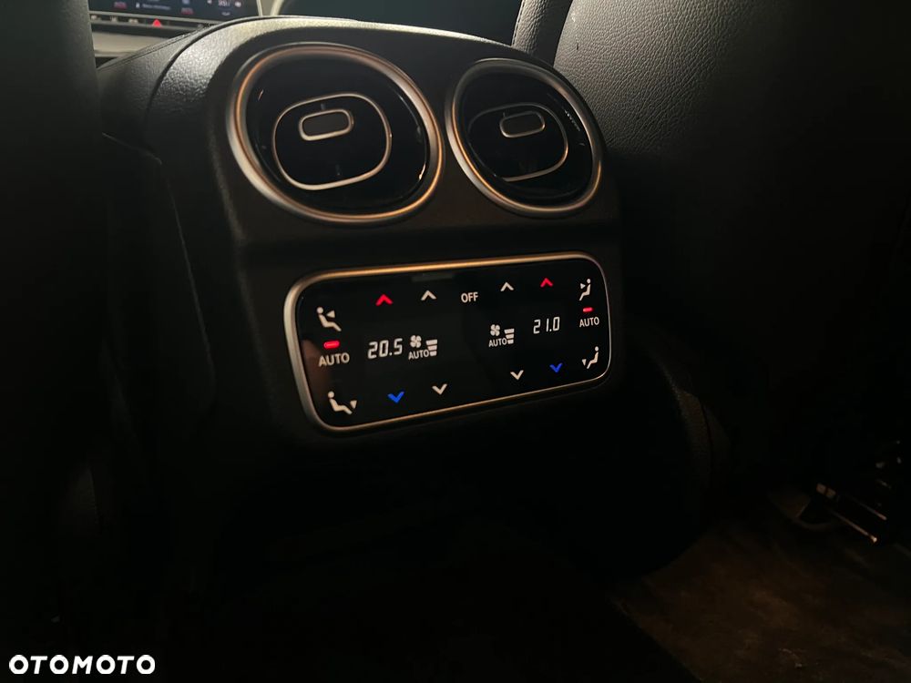 Mercedes-Benz Klasa C 300 d 9G-TRONIC - 35