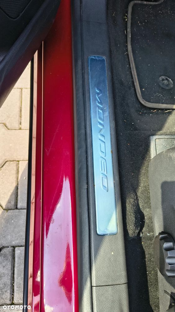 Ford Mondeo 2.0 EcoBlue Titanium - 26