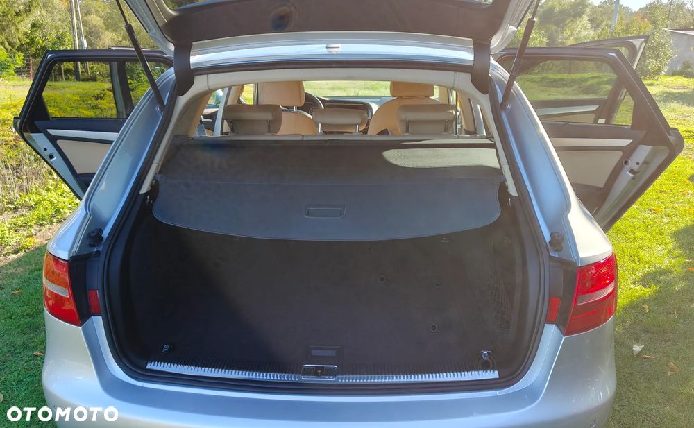 Audi A4 Avant 2.0 TDI DPF multitronic S line Sportpaket - 13