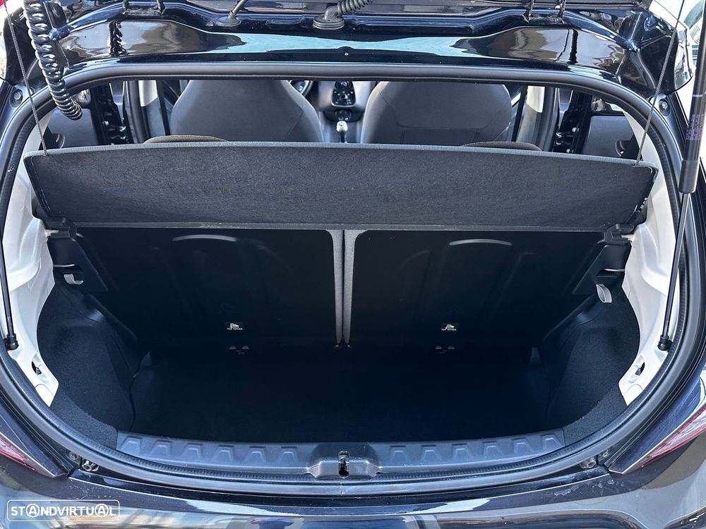 Toyota Aygo 1.0 X-Clusiv Black - 11