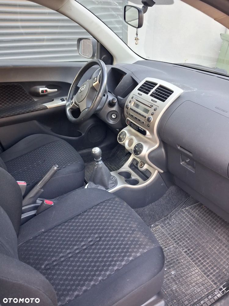 Volkswagen Touran - 5