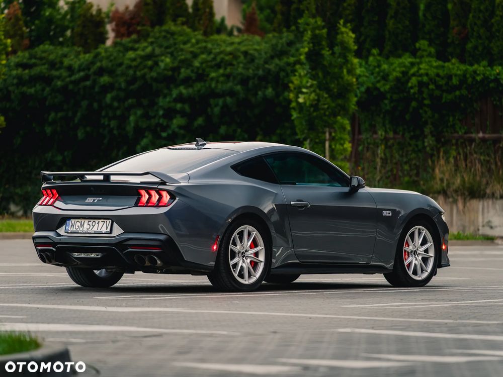 Ford Mustang - 6