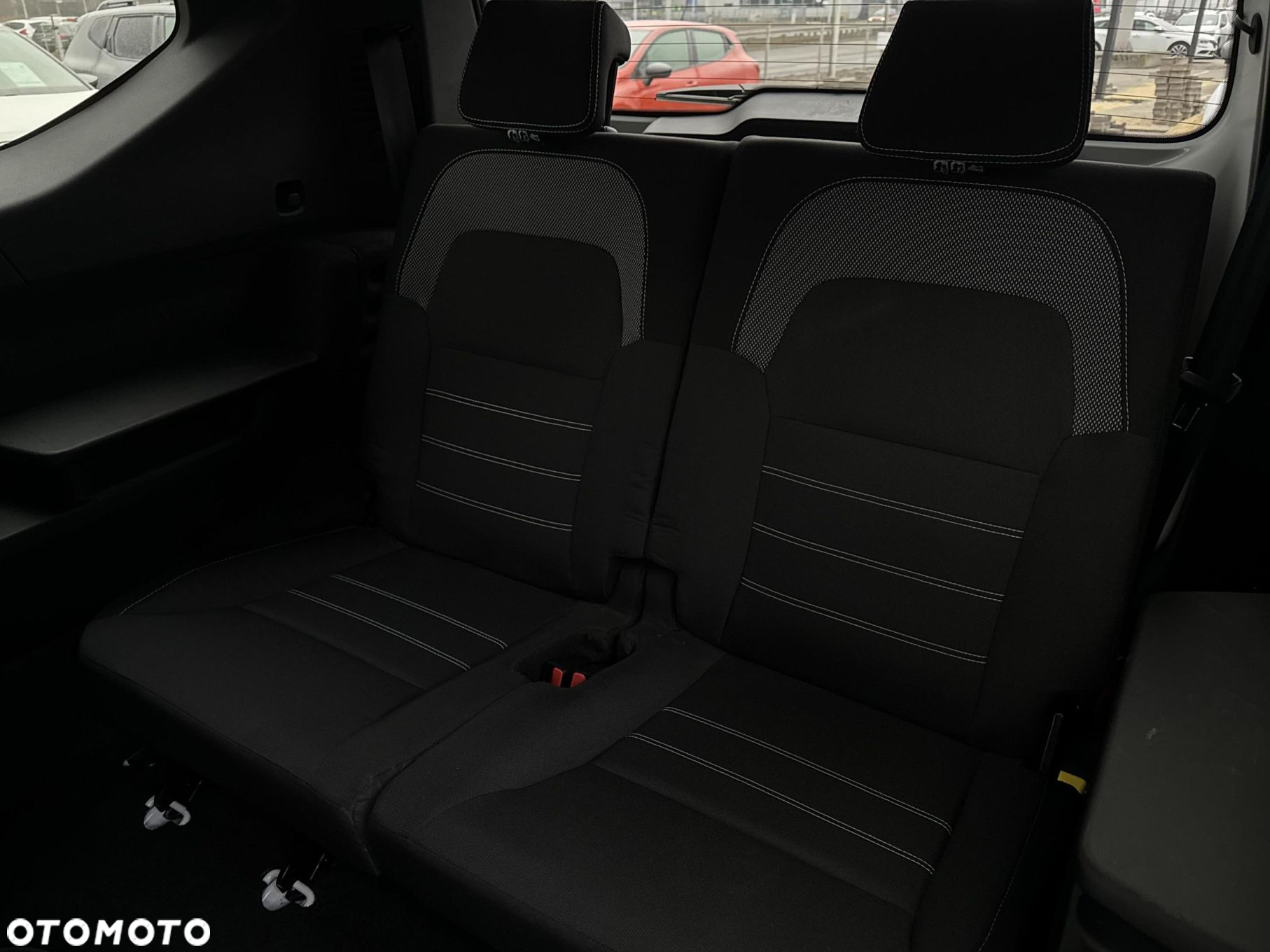 Dacia Jogger 1.0 TCe Expression 7os - 12