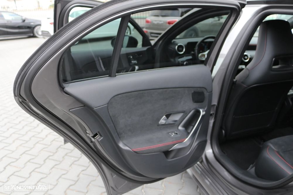 Mercedes-Benz A 250 e 8G-DCT AMG Line - 21