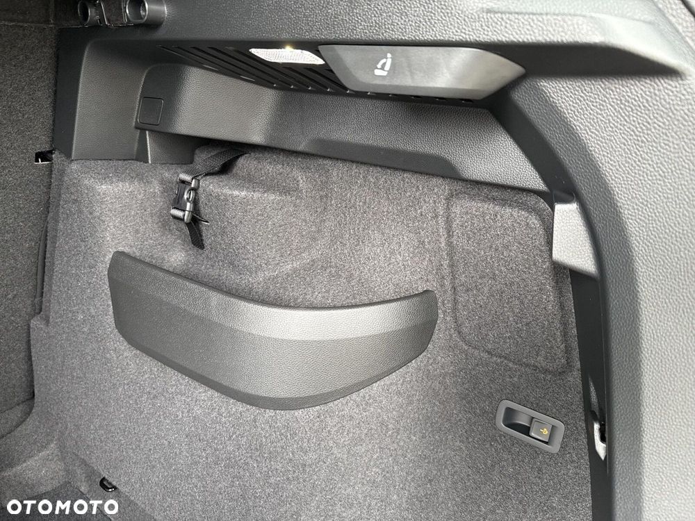 Skoda Karoq 1.5 TSI ACT Sportline DSG - 29