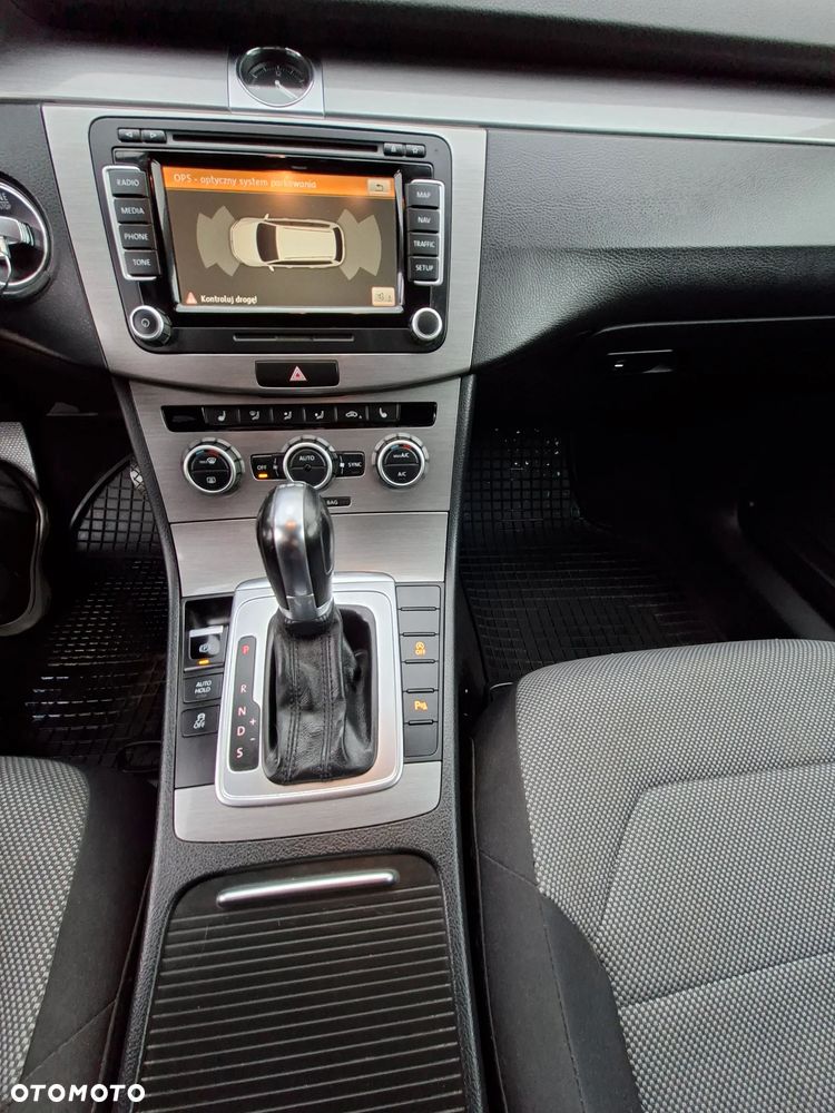 Volkswagen Passat 2.0 TDI Comfortline DSG - 18