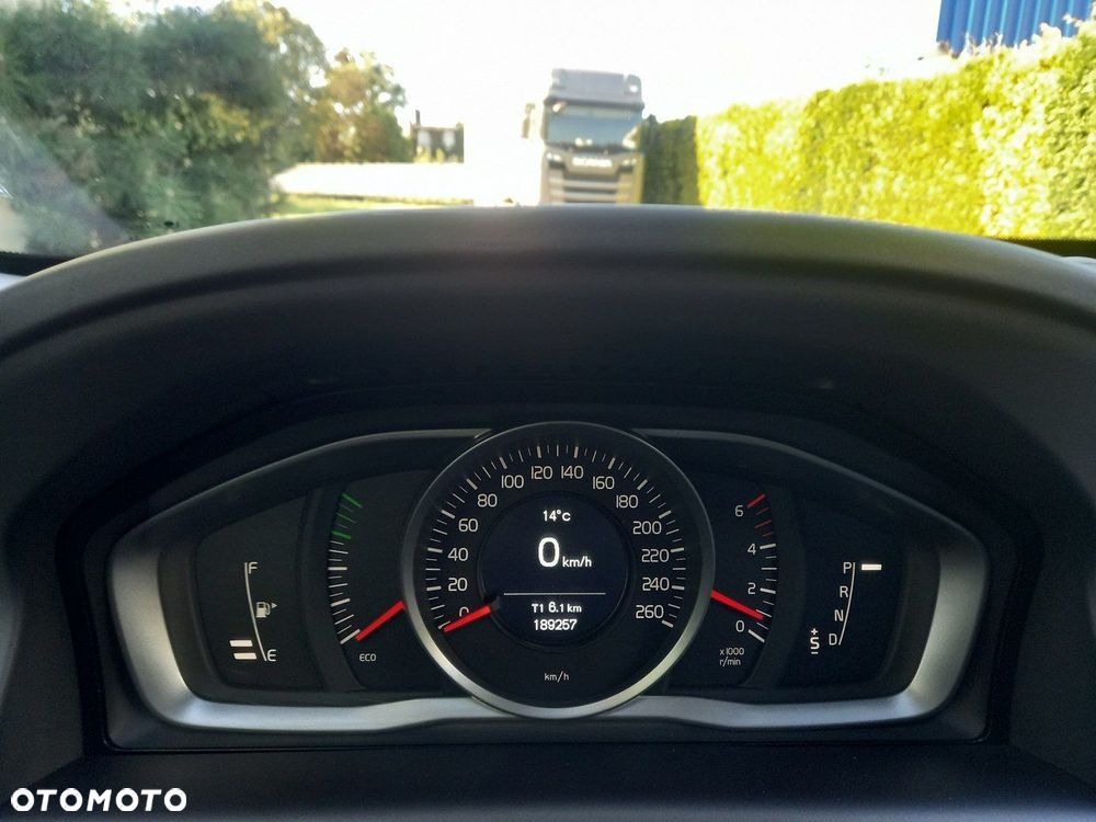 Volvo XC 60 D3 Geartronic Momentum - 36