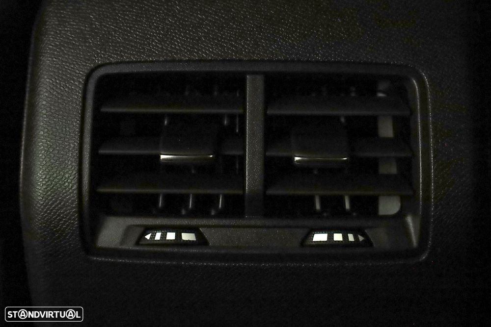 Peugeot 408 1.6 Hybrid Allure e-EAT8 - 23