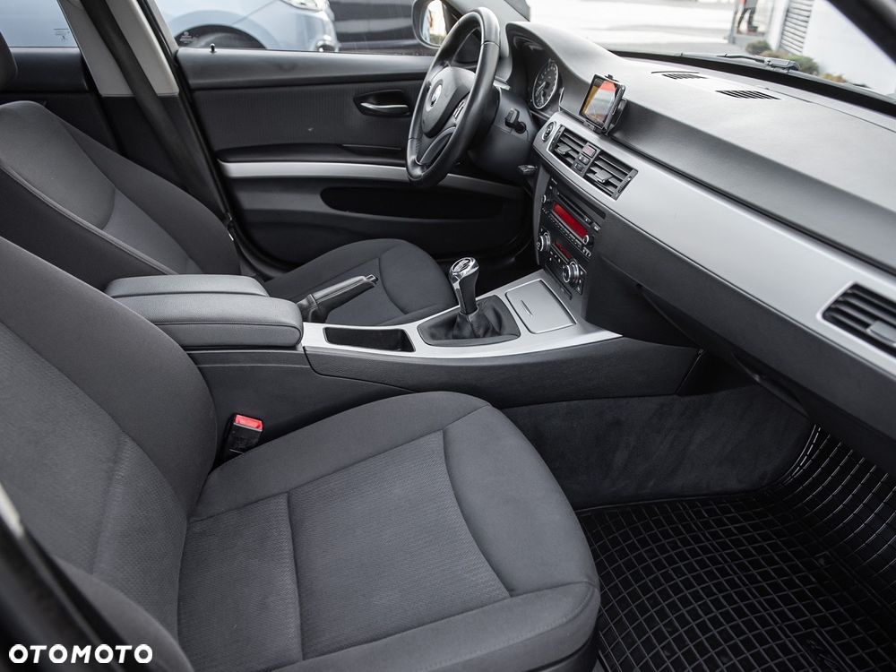 BMW Seria 3 - 27